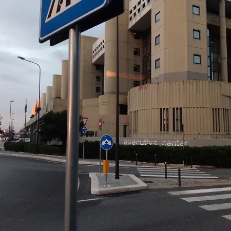 Executive Center ゲストハウス 3*